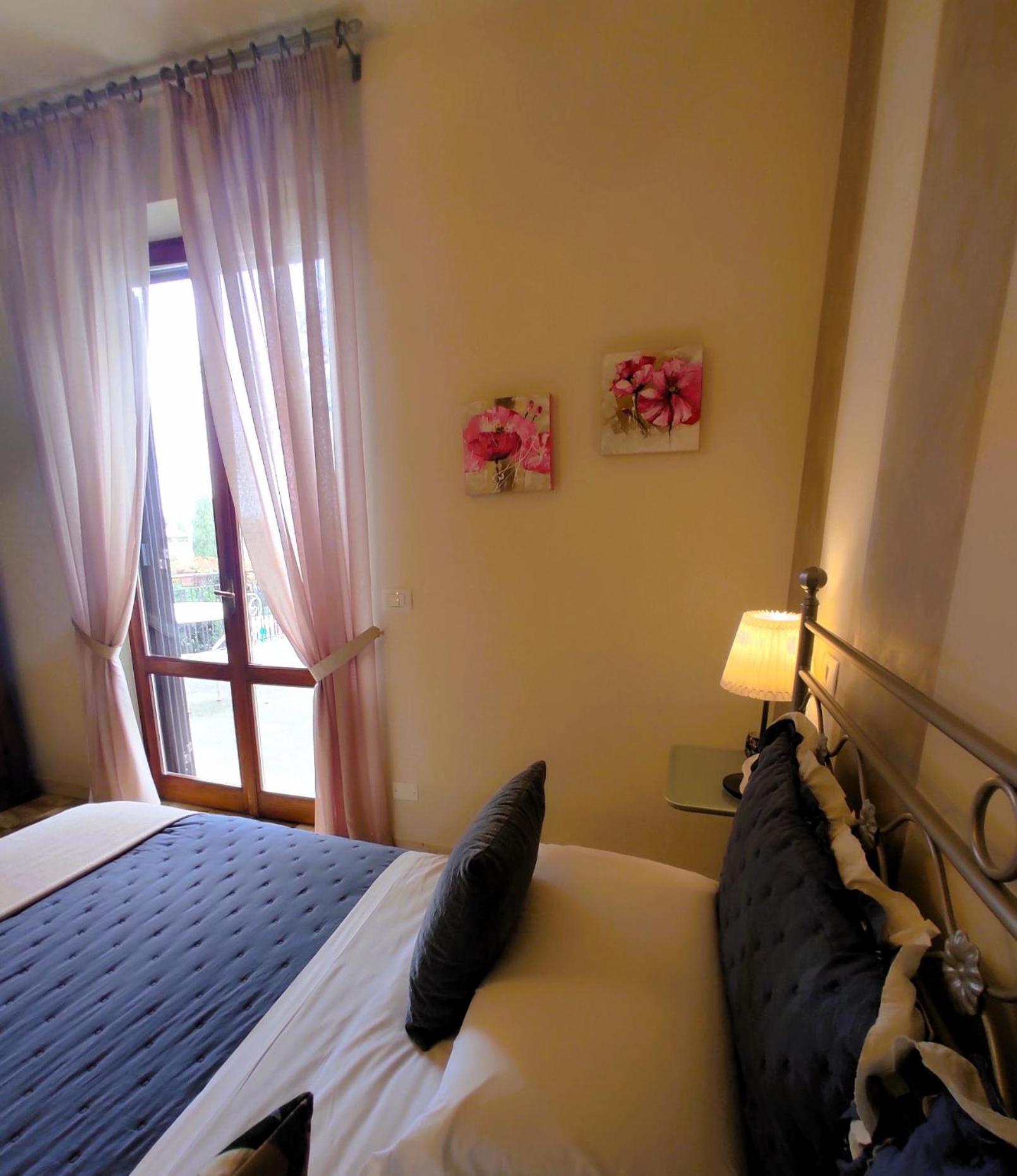 Affittacamere Casa Mac & Rose San Quirico dʼOrcia Exteriör bild