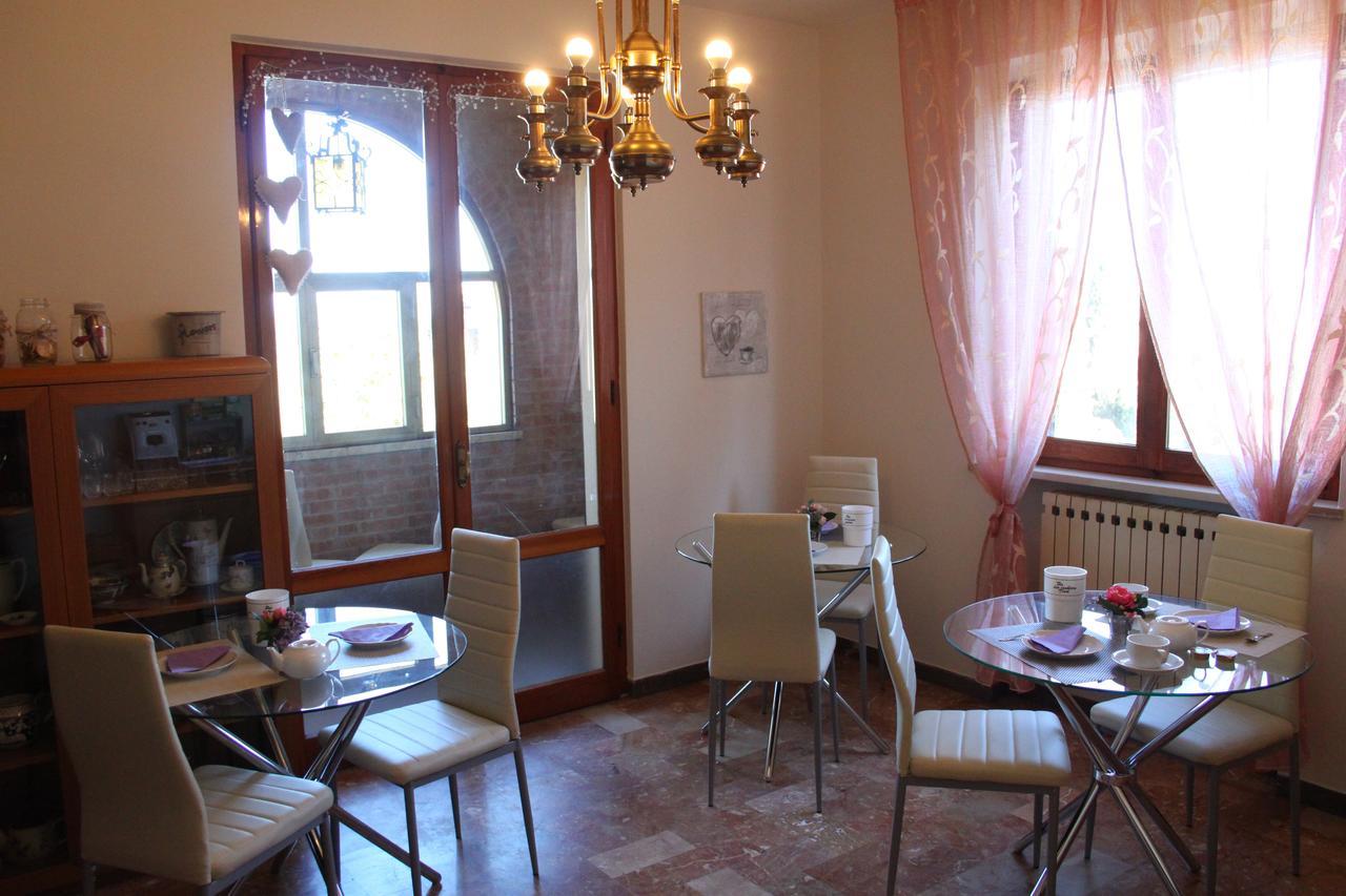 Affittacamere Casa Mac & Rose San Quirico dʼOrcia Exteriör bild