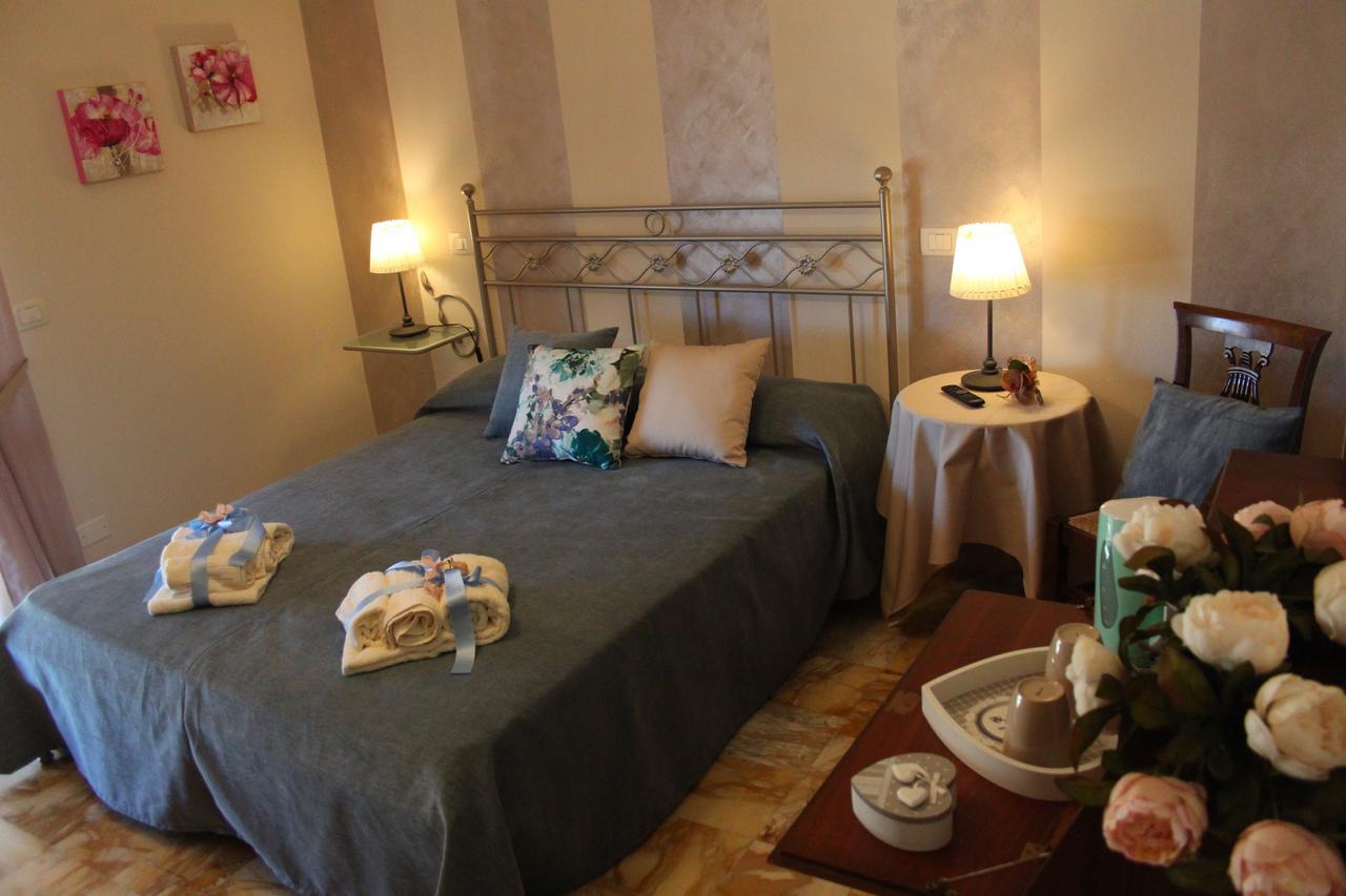 Affittacamere Casa Mac & Rose San Quirico dʼOrcia Exteriör bild