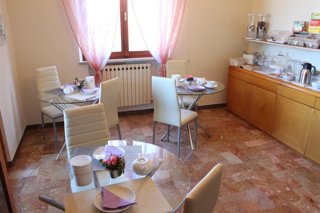 Affittacamere Casa Mac & Rose San Quirico dʼOrcia Exteriör bild